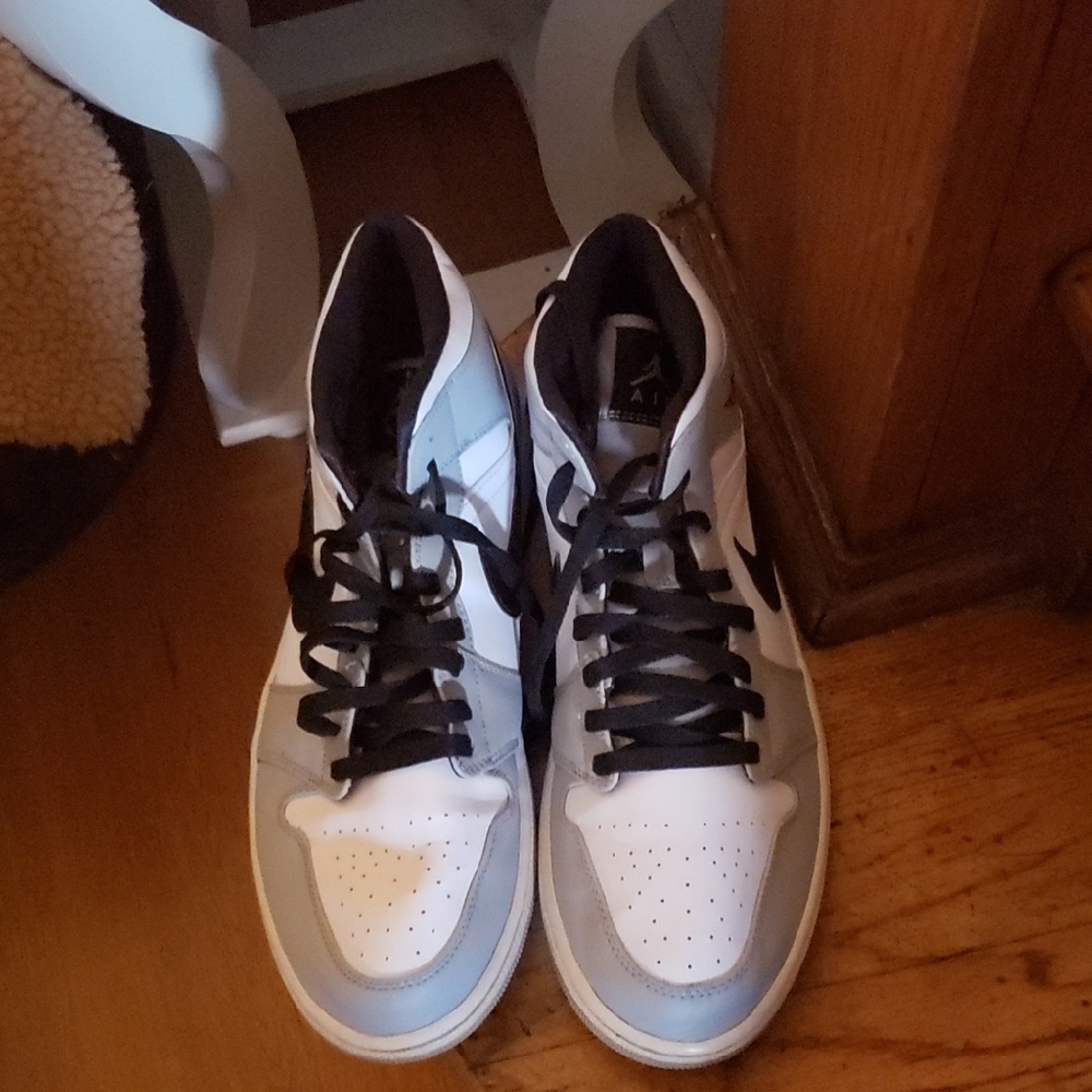Nike Black and White Men's Sneakers